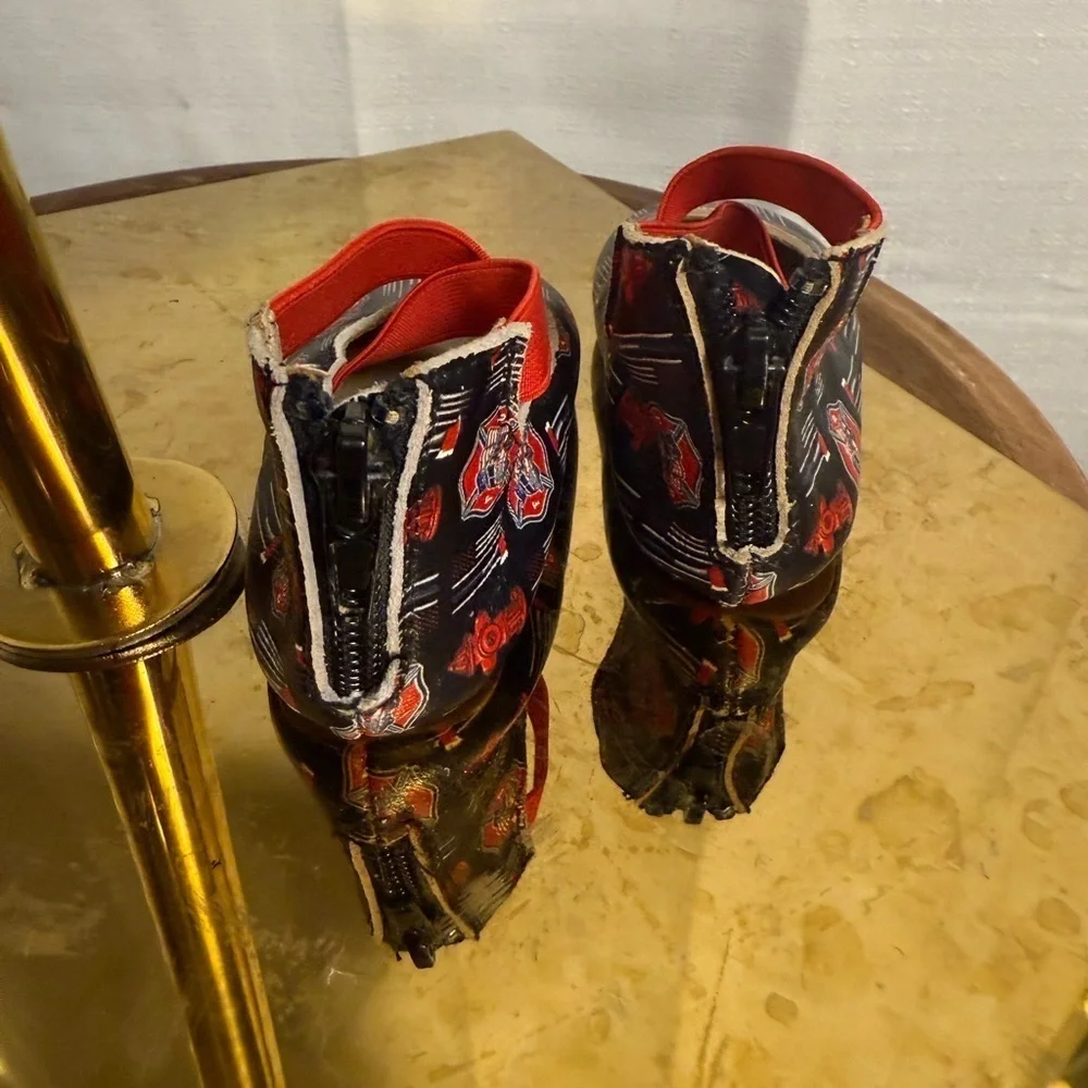 Monkey Feet Red and Black Slippers Comfortable Slip-On Shoes